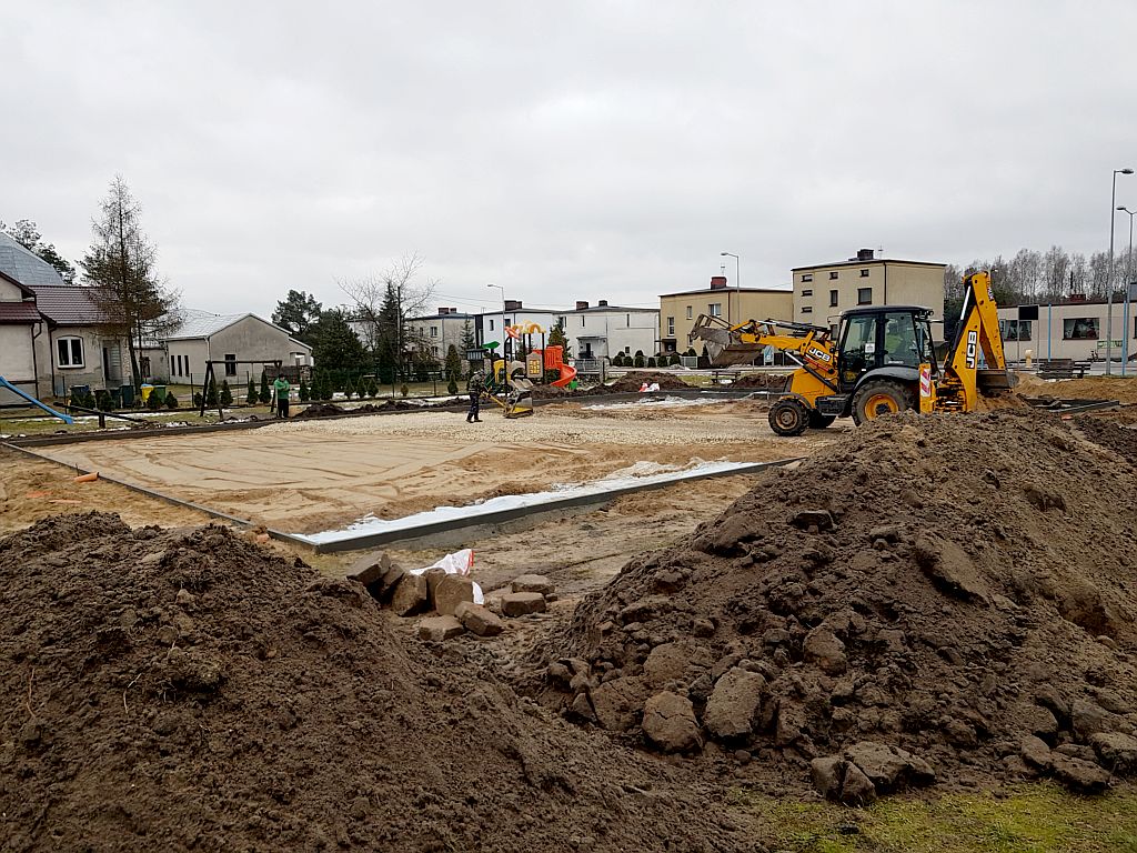 fotografia placu budowy boiska w Drutarni