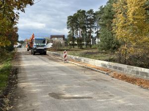 Trwa budowa ścieżki pieszo-rowerowej przy ul. Ofiar Katynia 